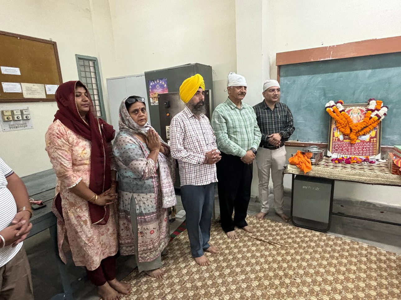 यूआईईटी ने पारंपरिक और तकनीकी दृष्टि से विश्वकर्मा दिवस मनाया